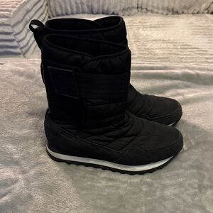 Black Women's Winter Boots Merrell size 8